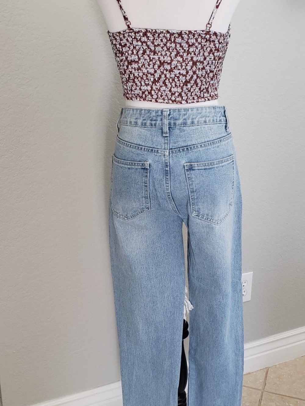 Light Wash High-Rise Straight Leg Jeans - Blue